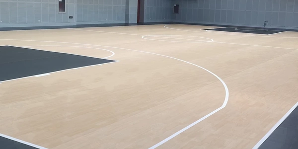 Спортивное напольное покрытие из ПВХ